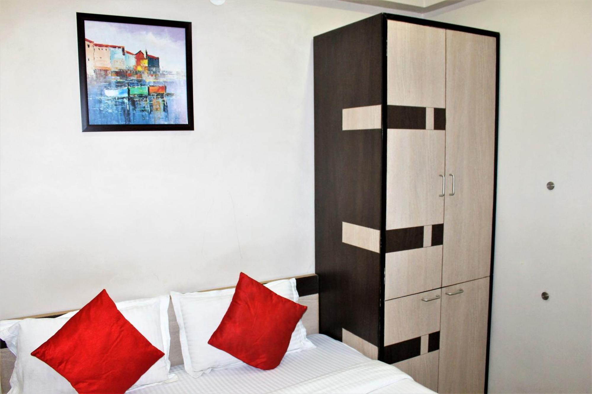 Reliable Inn Kolkata Luaran gambar