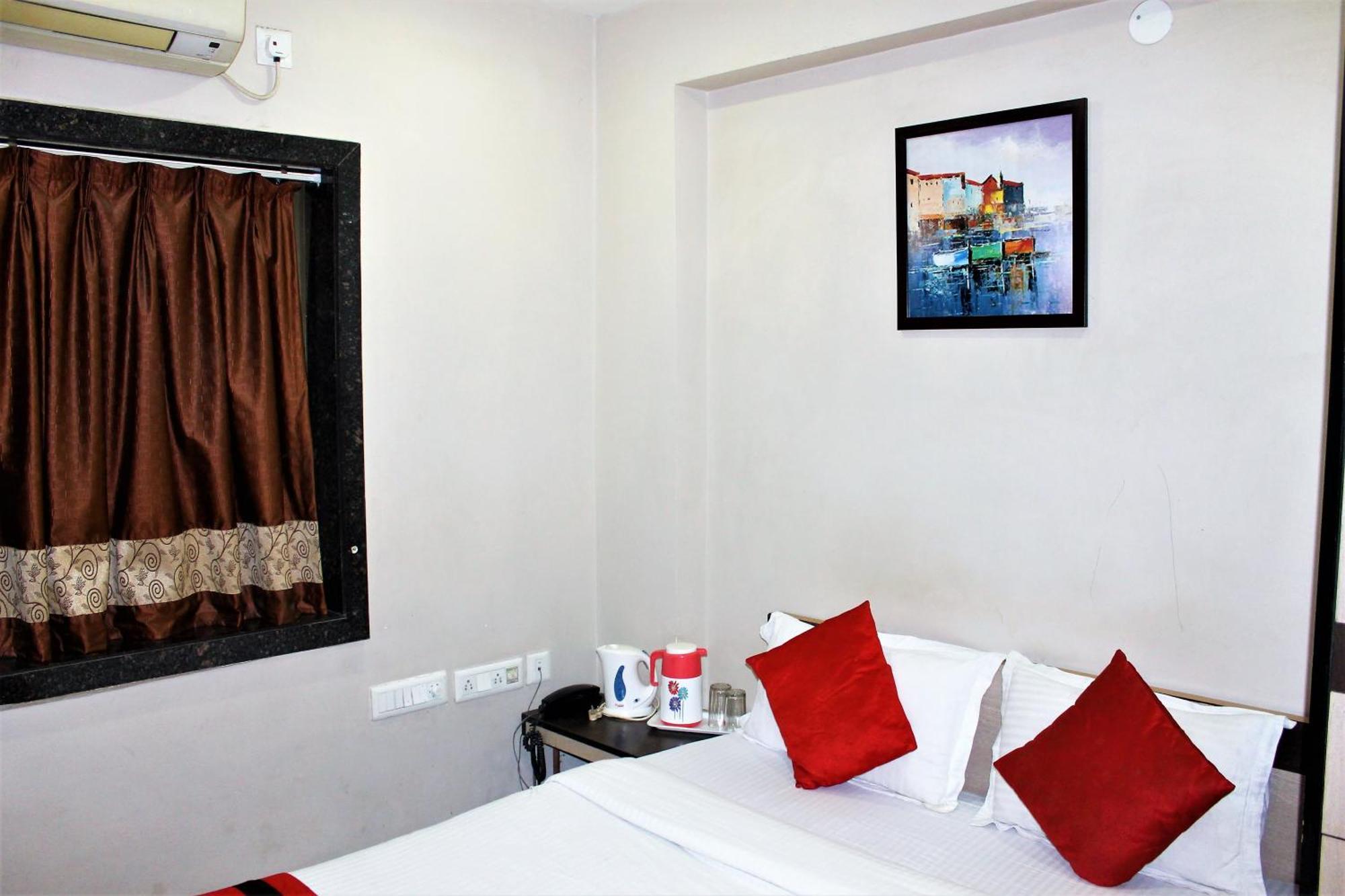 Reliable Inn Kolkata Luaran gambar