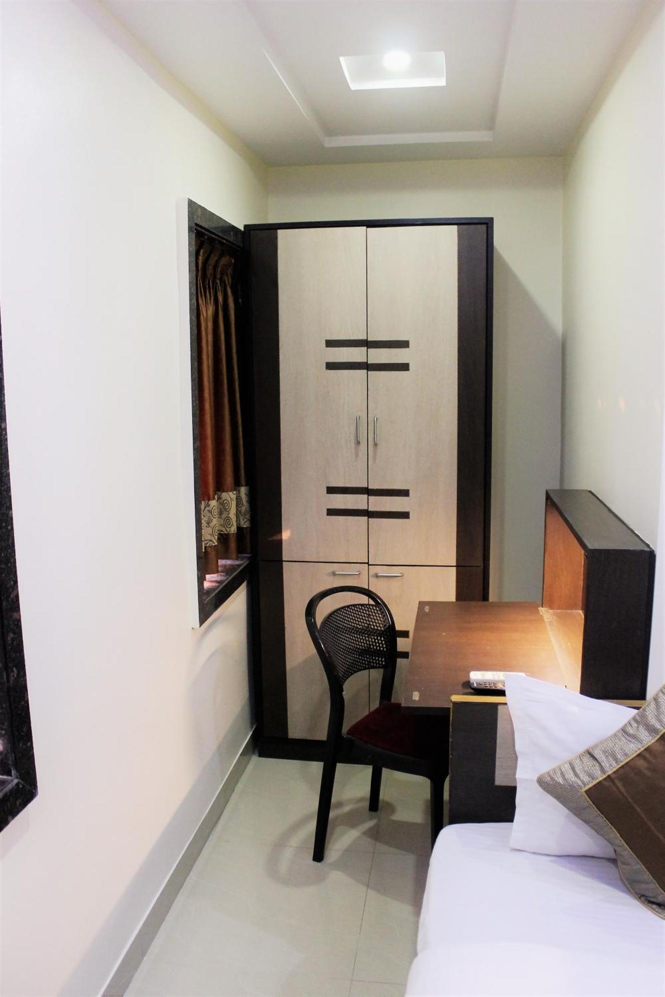 Reliable Inn Kolkata Luaran gambar
