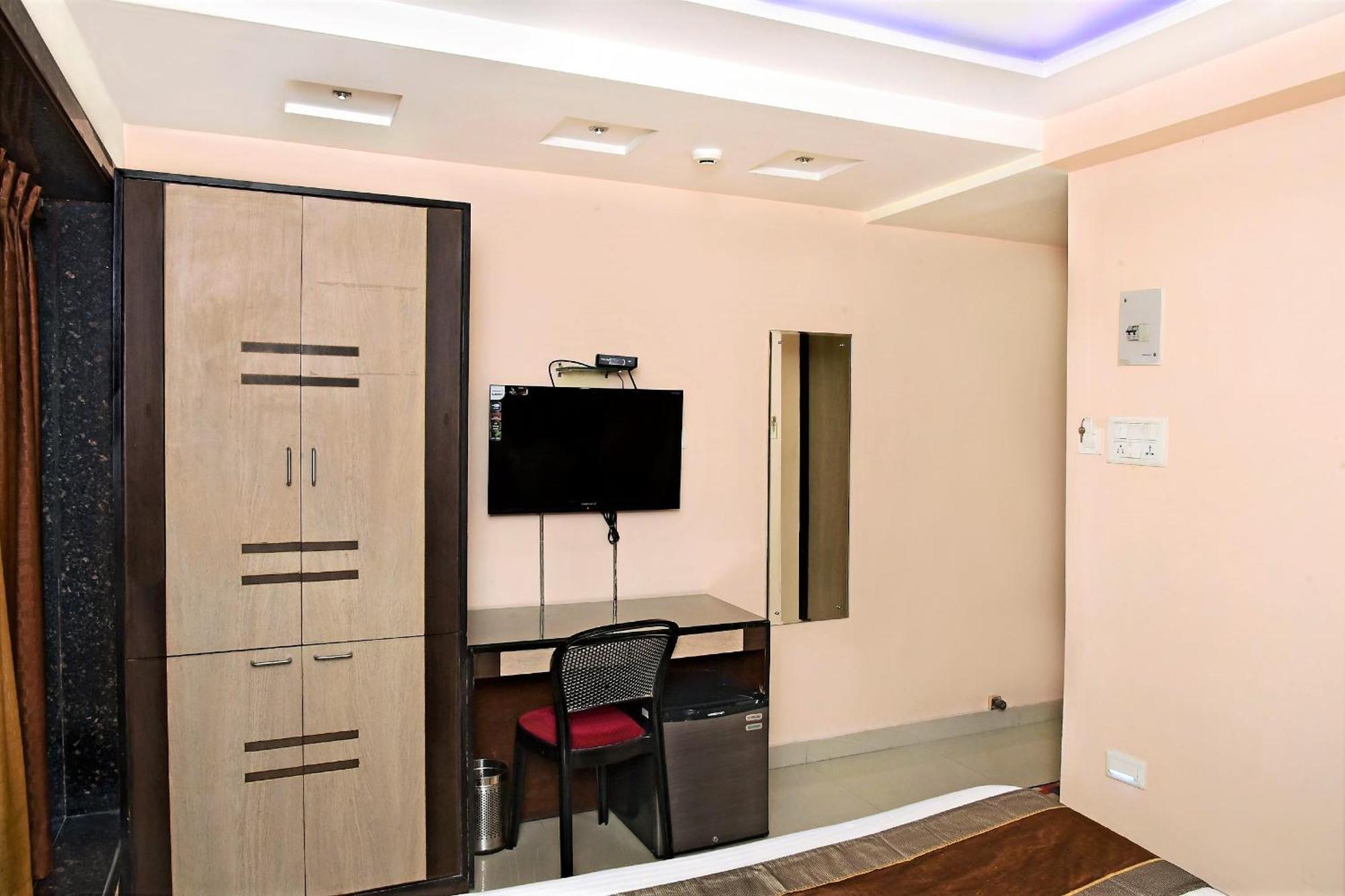 Reliable Inn Kolkata Luaran gambar